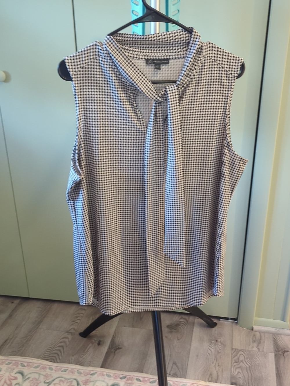Adrianna Papell Sleeveless Tie-Neck Houndstooth Blouse - Black, White